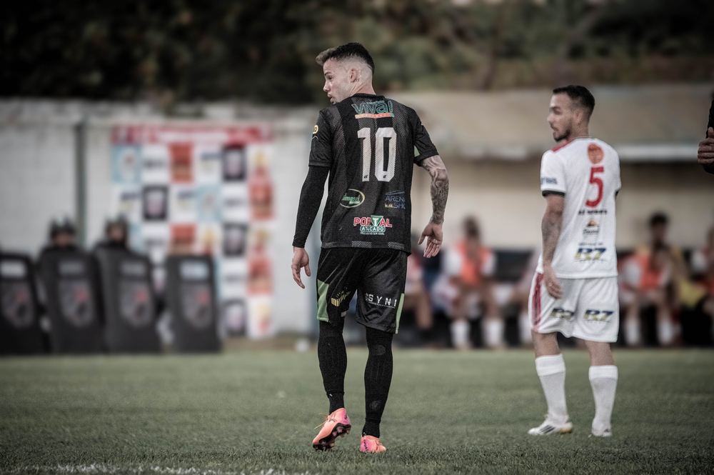 Pedro Neto em jogo do CRA